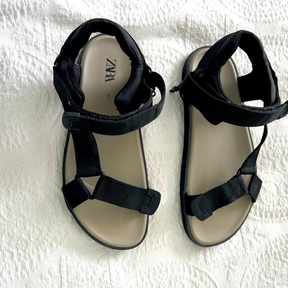 ZARA: EXCELLENT Condition Men Comfortable Sport Black Sandals Sz43 Euro - Picture 1 of 12